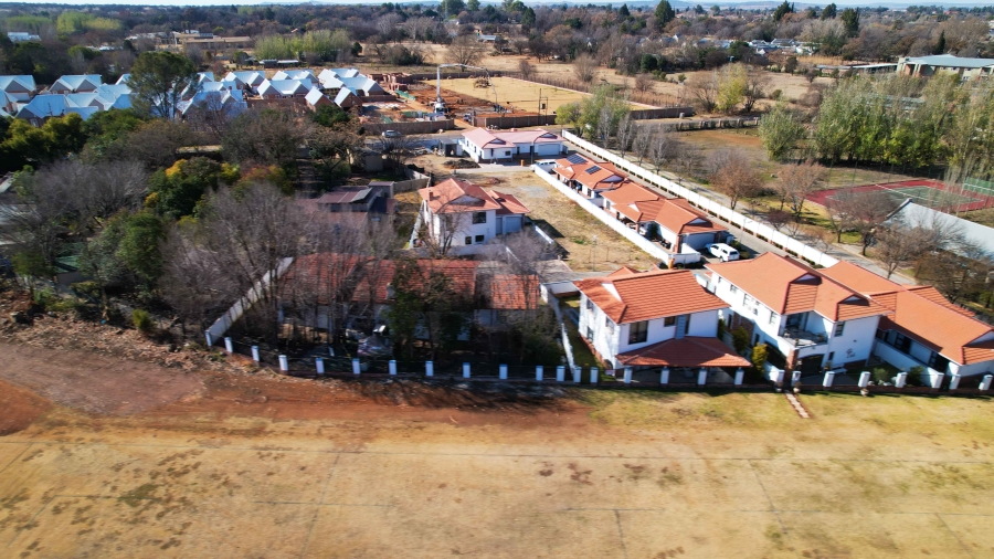 3 Bedroom Property for Sale in Van Der Hoff Park North West